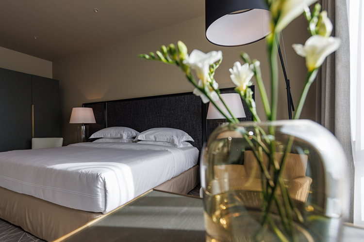 Депутаты одобрили продление льготы по налогу на имущество для новых гостиниц уровнем не менее «трех звезд» с номерным фондом от 50 номеров