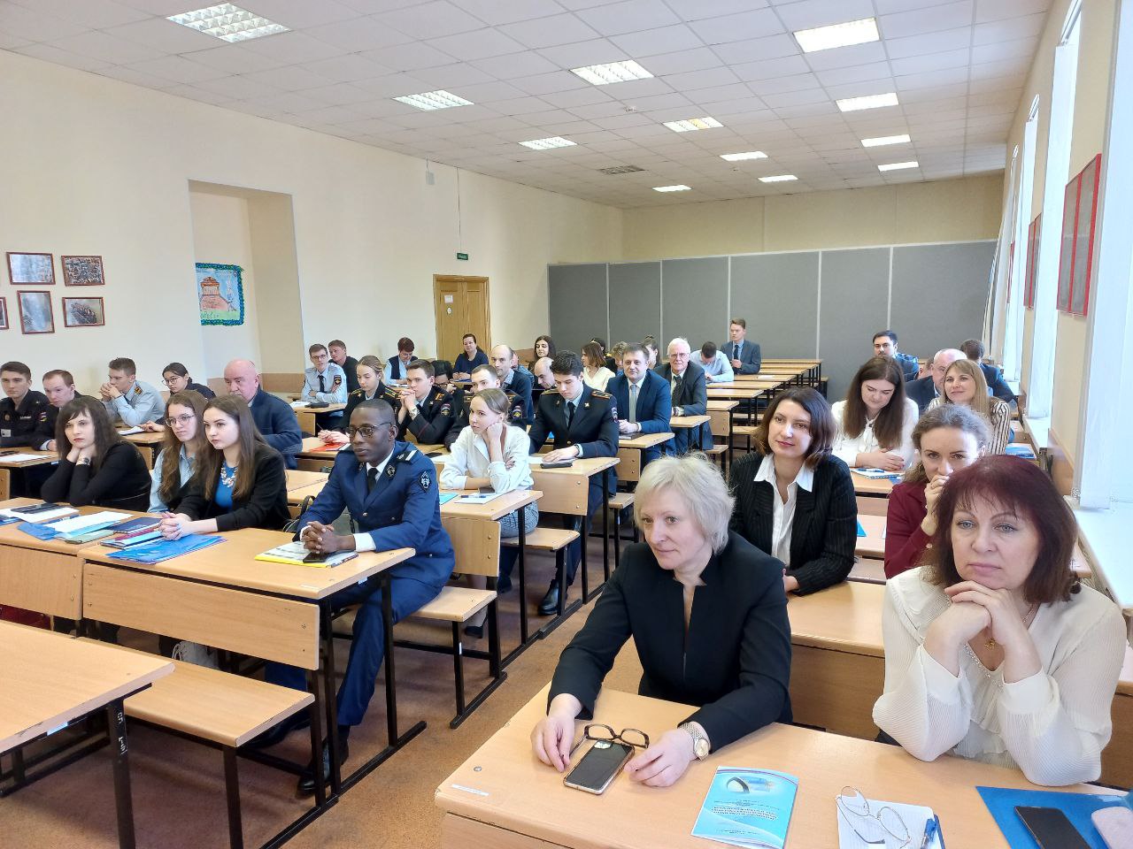 Петербургский университет психологии. Научная конференция. Университеты по психологии. Университеты в Питере после 11 класса. Конференция по безопасности.