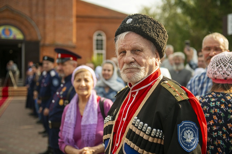 Фото: в Челнах прошла первая большая литургия новой епархии 