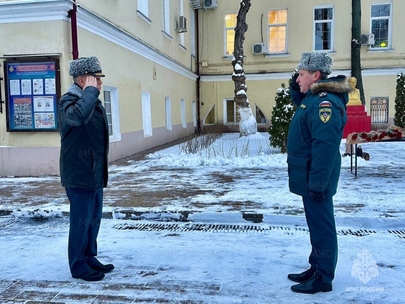 В Главном управлении МЧС России по г. Москве состоялось вручение первых и очередных специальных званий