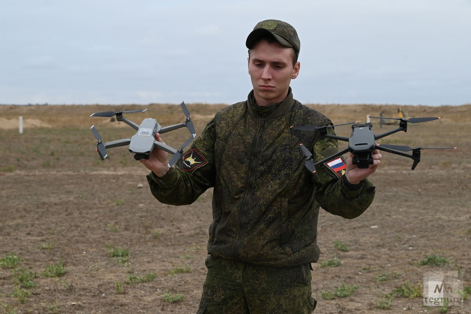 Оператор военного дрона. Боевые беспилотники. Военные дроны. Военная подготовка. Оператор БПЛА.