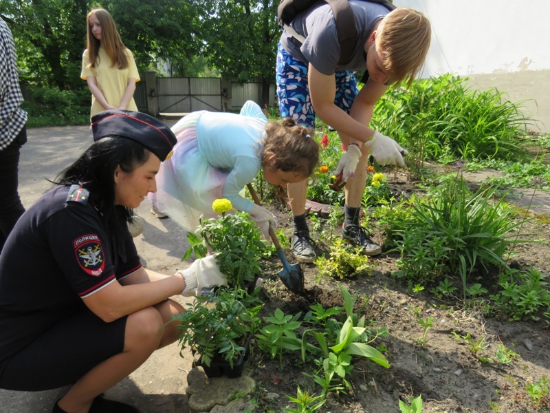Полиция для детей. Дом ветеранов нижнекамск. В преддверии дня защиты. Ляховский детский дом. Международный деньтзвщиты дитец.