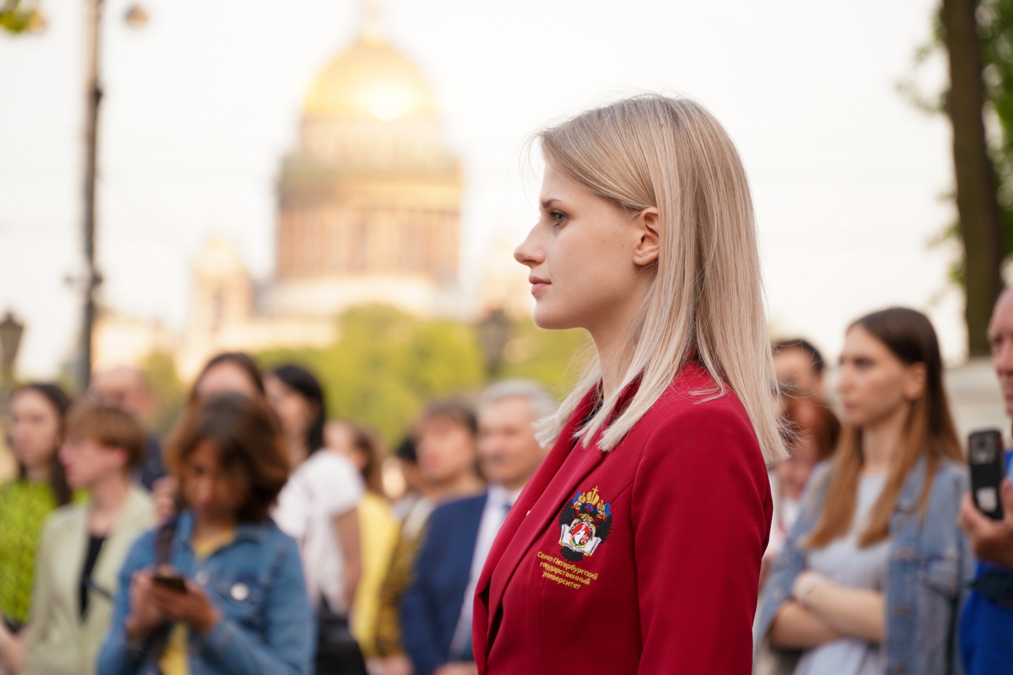 Поступление в вузы 2024. Памятник Универсанту в Санкт-Петербурге. Мероприятия Петербурга. На выпускной 2024 институт. Каникулы в университетах 2024.