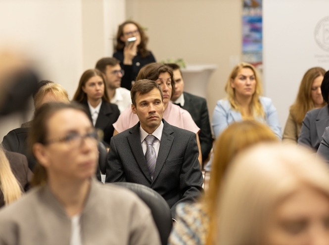 Ректор СПбГУТ рассказал о подготовке инженеров-разработчиков на сессии Всероссийского форума