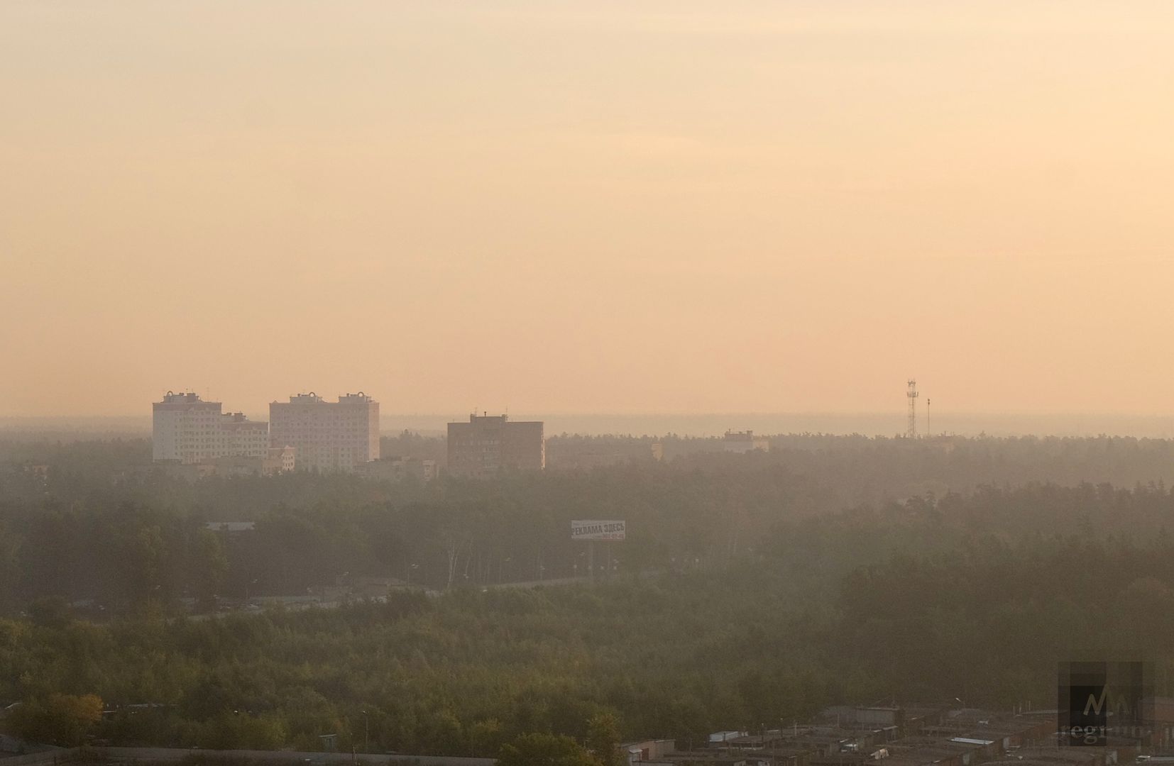 Будет ли смог. Смог. Смог над Москвой. Солнце над Москвой. Рассвет над Москвой.