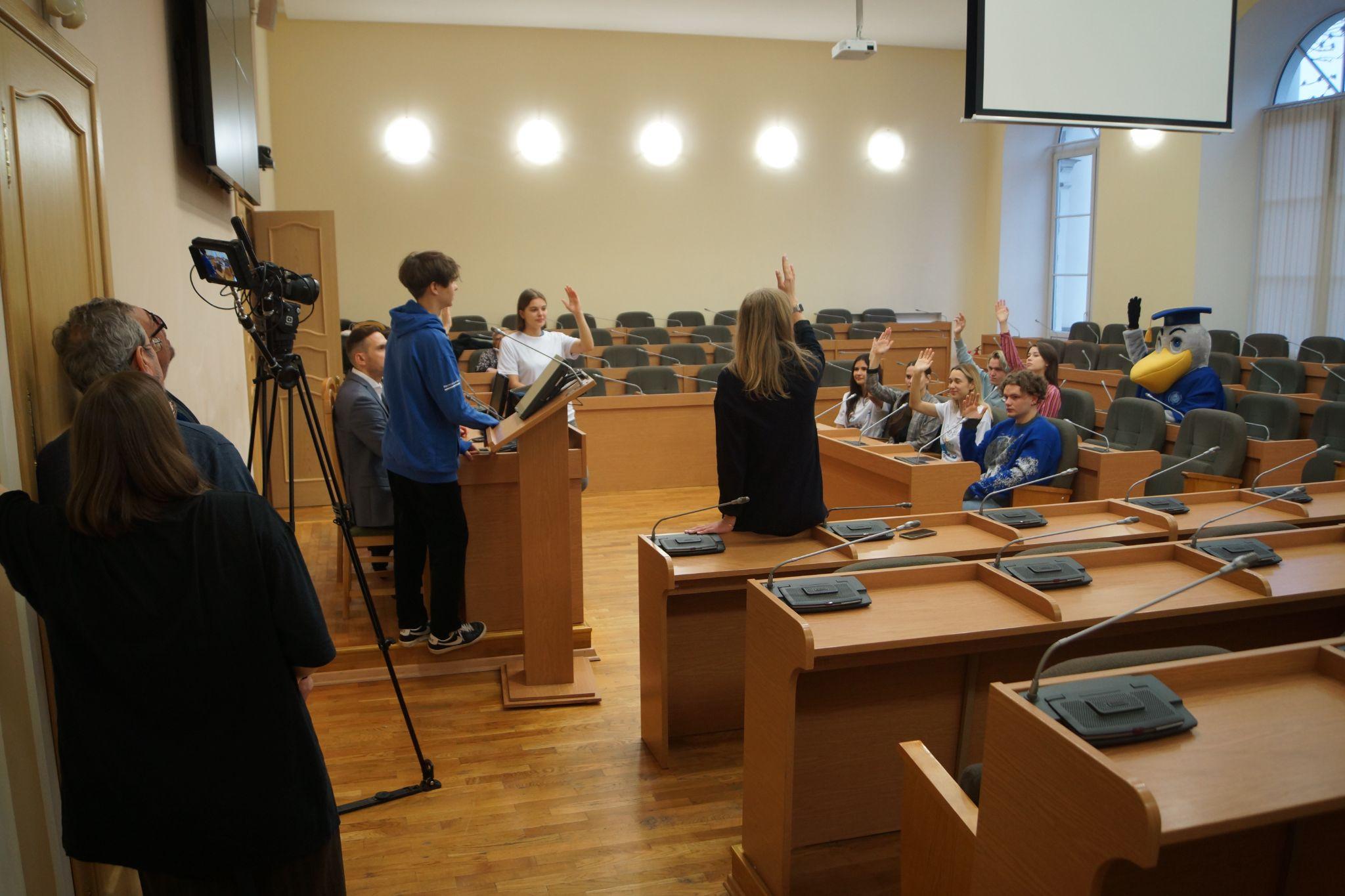 абитуриентам 2023 вузы. абитуриенты. информация для абитуриентов картинки. учитель года 2023. абитуриенту 2023.