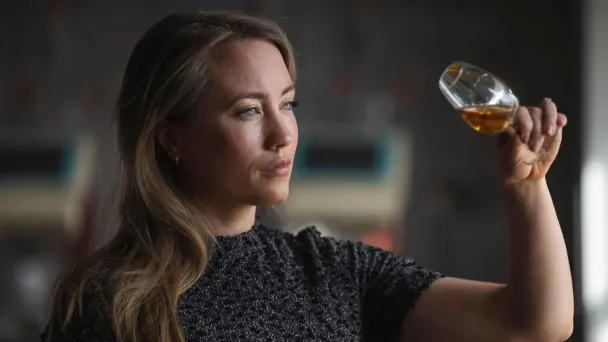 Кадр из фильма A Sip of Irish