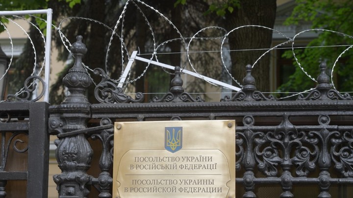 Москва пожалела Киев: Здание украинского посольства оставят в неприкосновенности