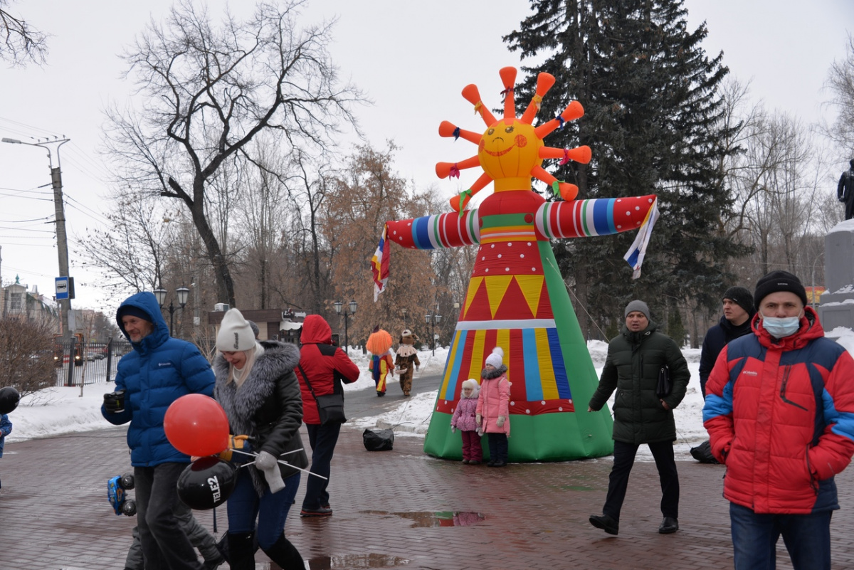 Масленица в саранске 2022. Гуляние масленицы саранск. Масленица саранск. Масленица в школе. Масленица зиму провожай.