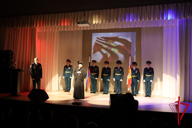 В Магадане росгвардейцев поздравили с профессиональным праздником 