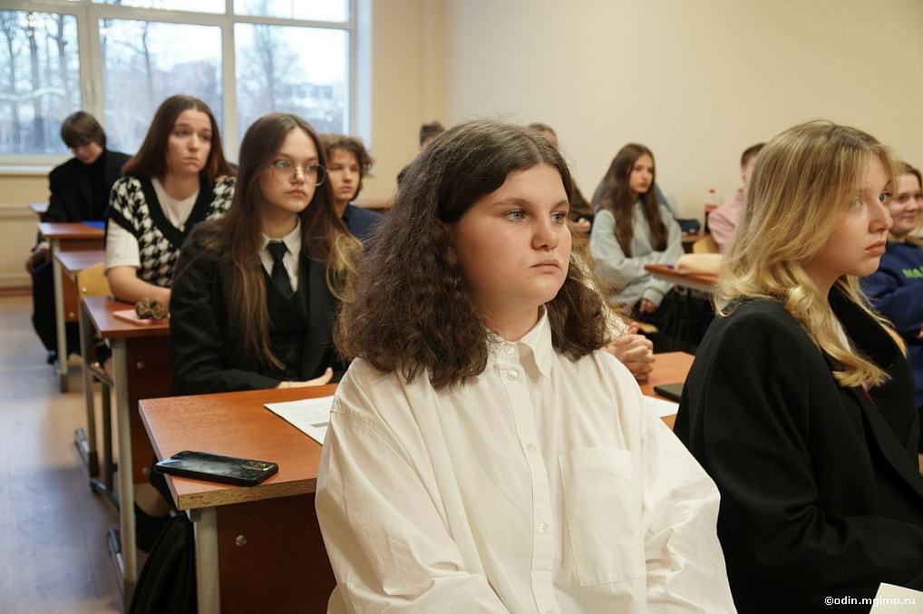 Историко-литературный круглый стол, посвященный 80-летию со Дня снятия блокады Ленинграда