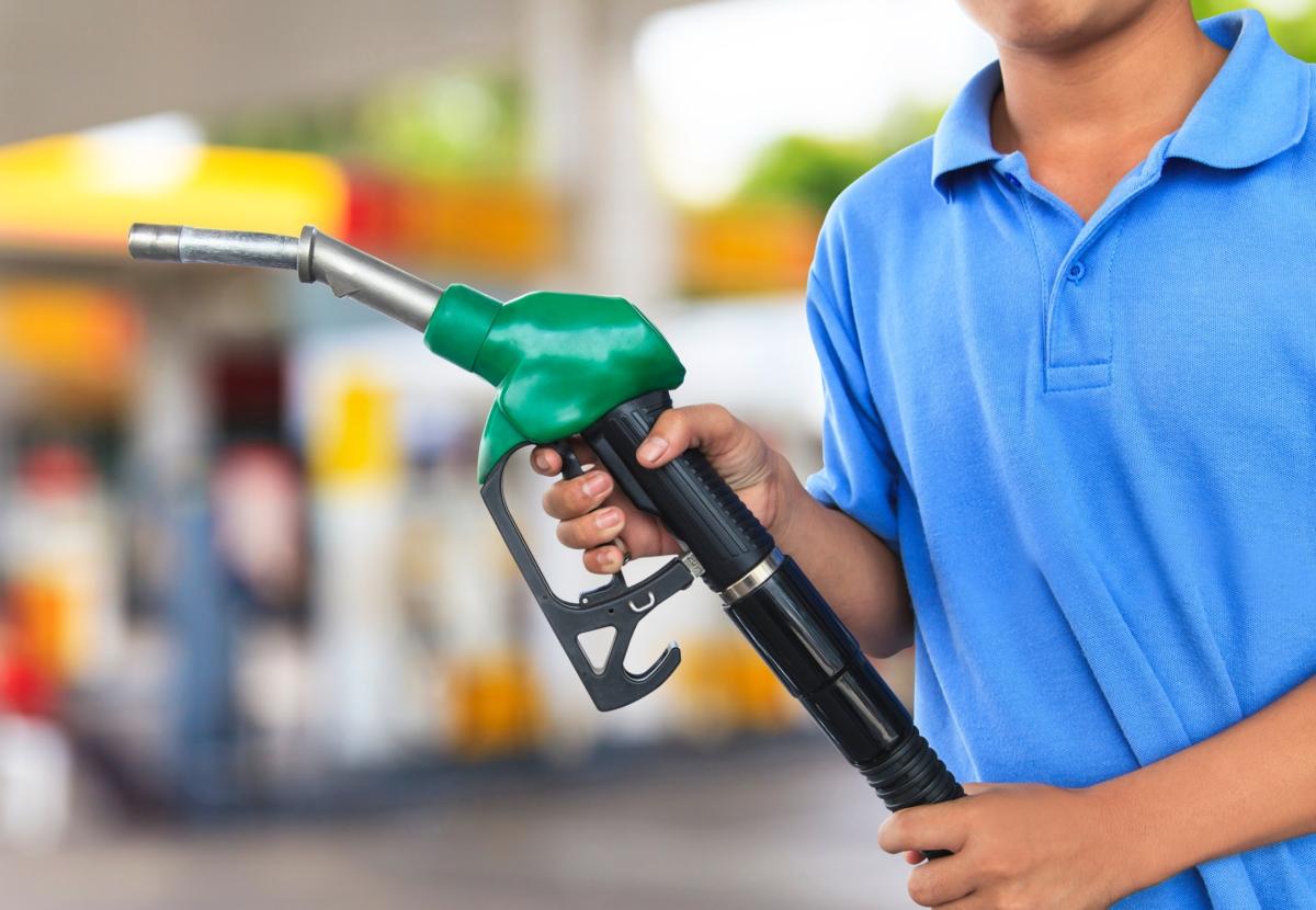 Розничные цены на топливо в Псковской области ниже, чем по СЗФО