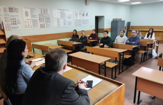 Сотрудники профильных отделов регионального управления юстиции встретились со студентами ведомственного ВУЗа ФСИН России (18.03.2025) Фото 2
