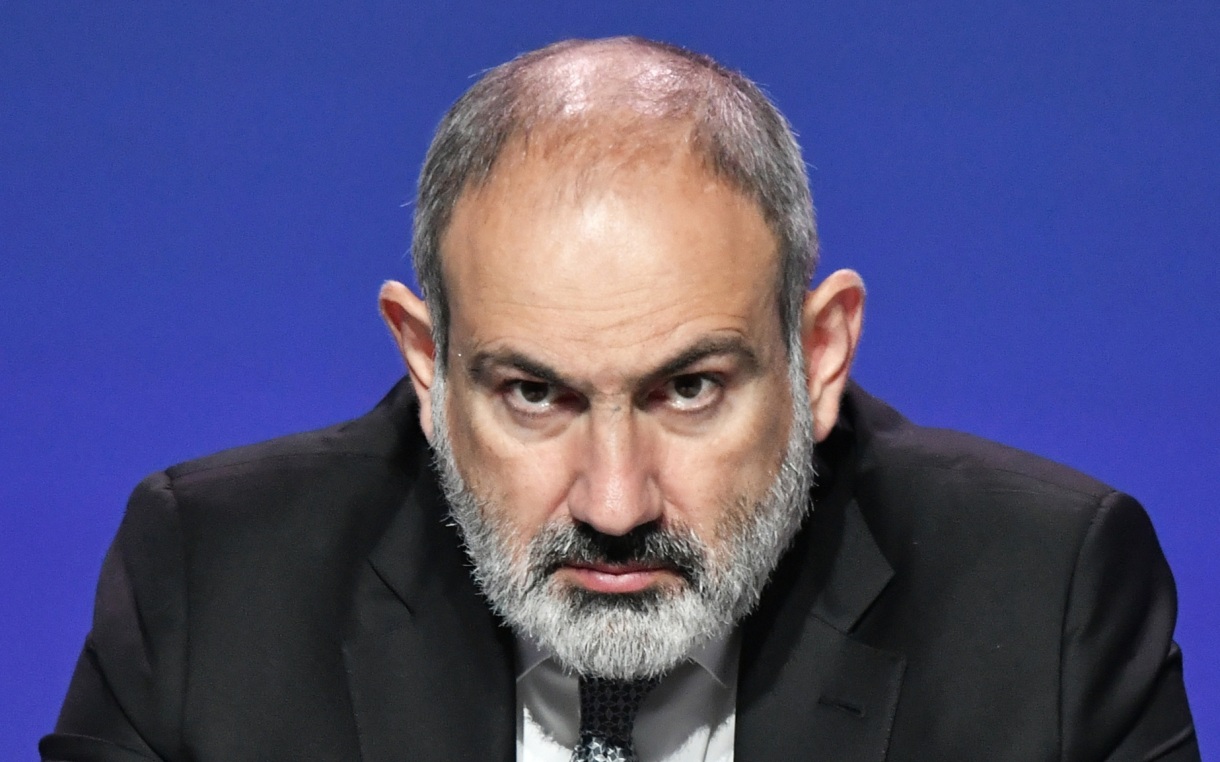 Пашинян решил судиться с Карапетяном из-за слов о галлюциногенных грибах