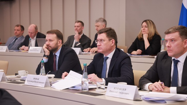 Александр Новак провёл совещание по ситуации в экономике