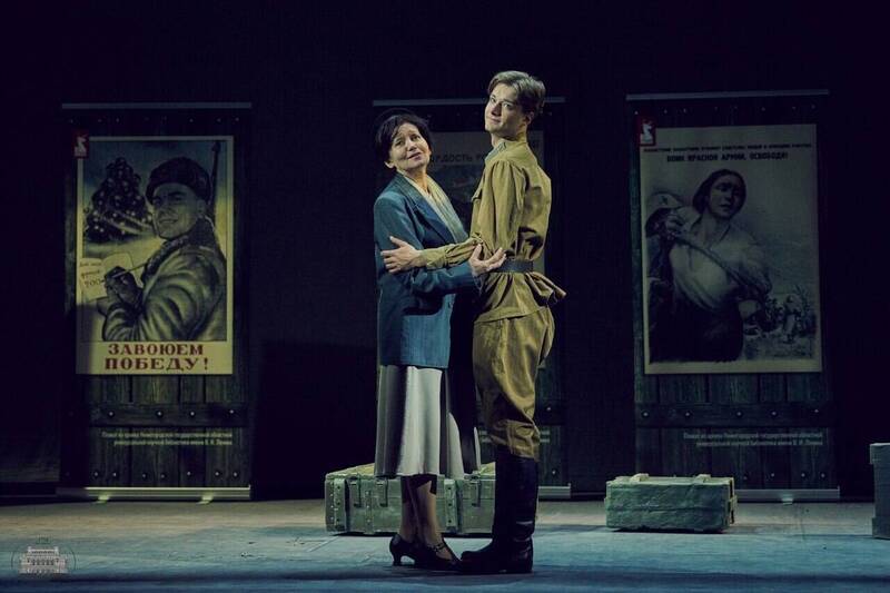 В Нижегородском театре драмы состоялась премьера музыкально-поэтической композиции «Передай товарищу!»
