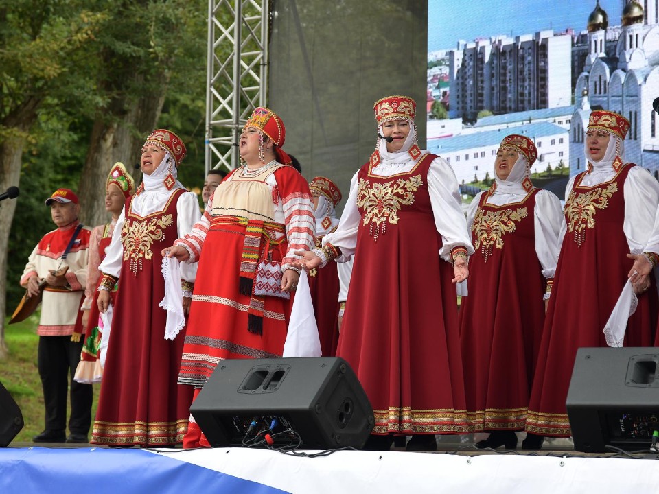 Яхрома отметила День города концертом и праздничным молебном