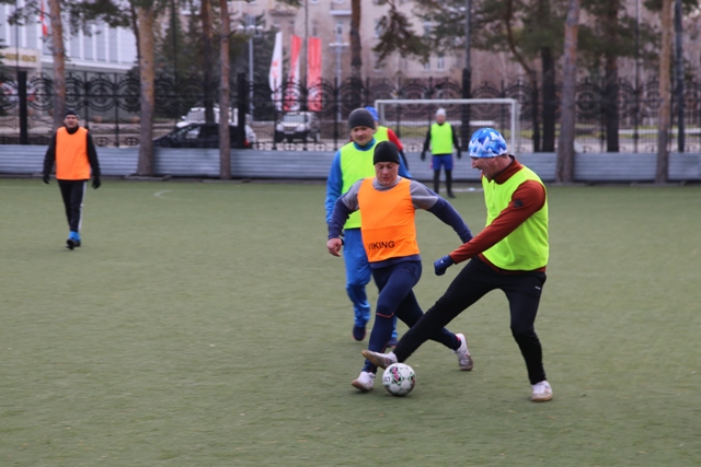 Руководство регионального УФСИН во главе с начальником Управления Сергеем Балдиным присоединилось к Всероссийской акции «Россия – семья семей. #МЫВМЕСТЕ», организовав товарищеский футбольный матч