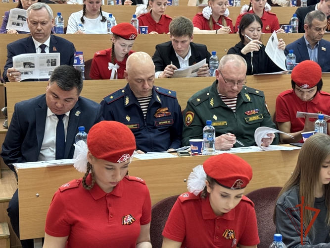 В Новосибирской области военнослужащие и сотрудники Росгвардии приняли участие в патриотической акции «Диктант Победы»