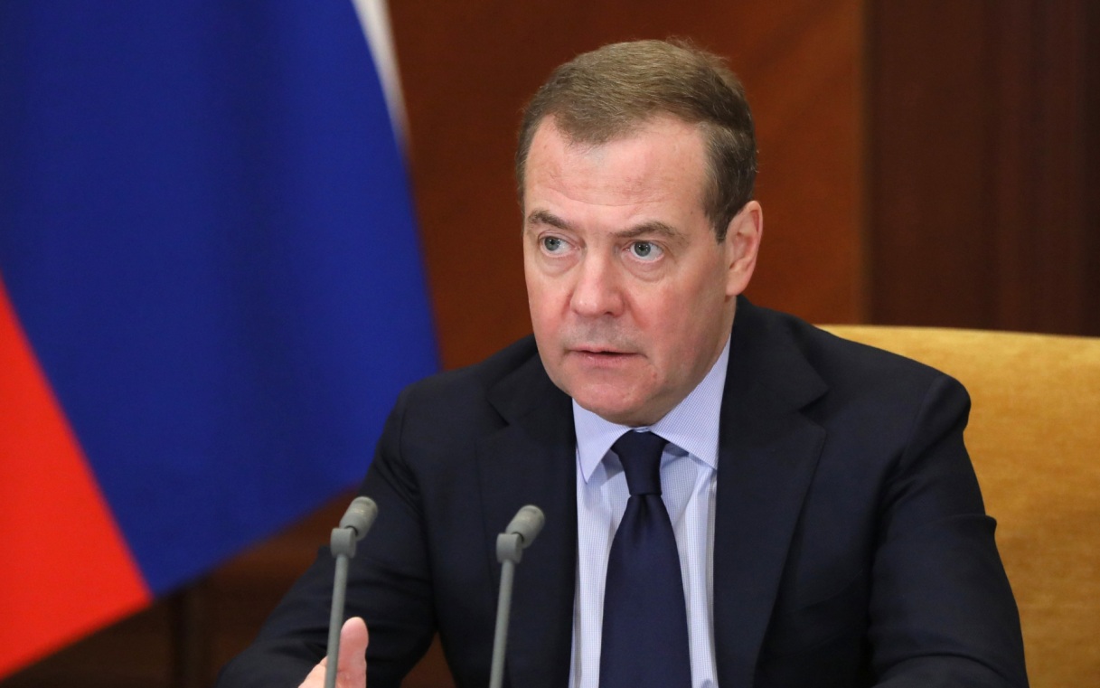 Медведев заявил об отсутствии реальной денацификации Германии