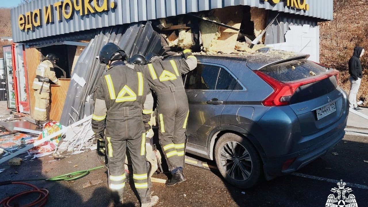 После громкого ДТП на Катерной во Владивостоке началась масштабная зачистка кафе
