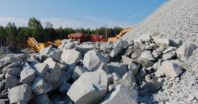 Четыре участка для добычи строительного камня выставят на торги на Чукотке