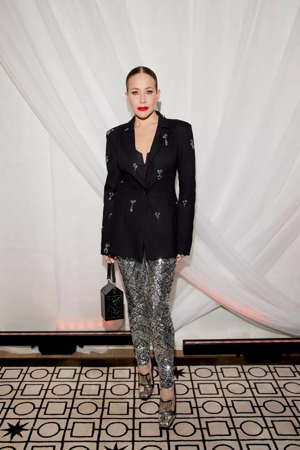 Блеск и нищета красных дорожек: Гвинет Пэлтроу с детьми, Тимоти Шаламе с мамой и Ксения Собчак со всеми