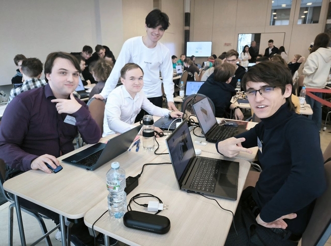 СПбГУТ принимает участие в Международном форуме роботизации