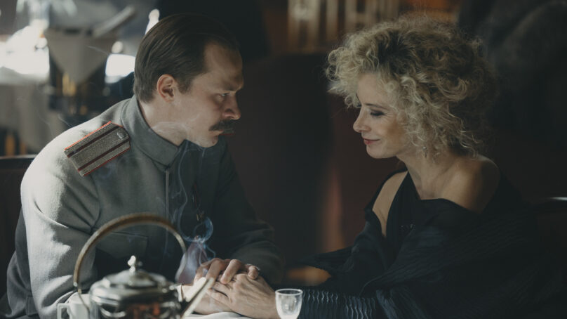 Премьера на телеканале «Россия»! Самый обсуждаемый сериал года – «Хроники русской революции»
