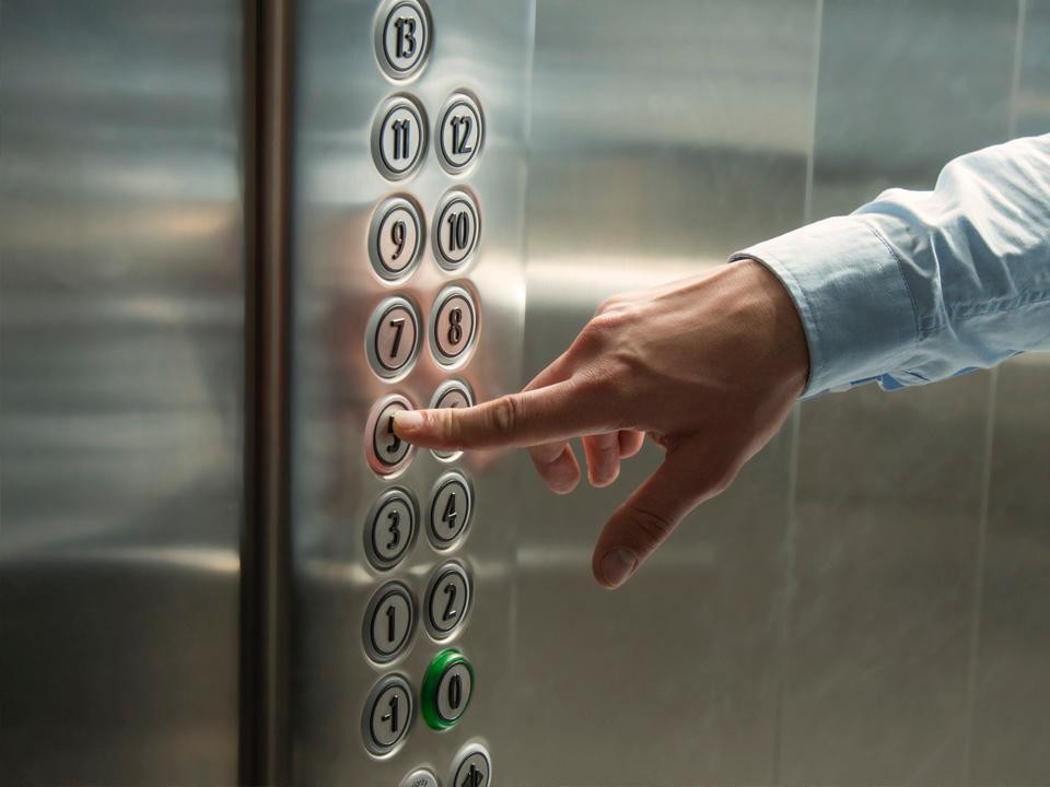 В Балашихе в 2026 году обновят лифты в 17 многоквартирных домах