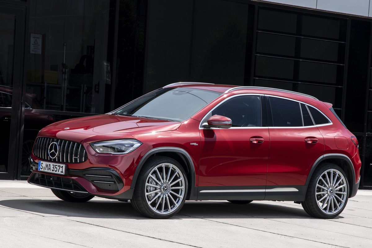 Такие маленькие, а уже кроссоверы: цены и проблемы самых дешевых премиум-паркетников