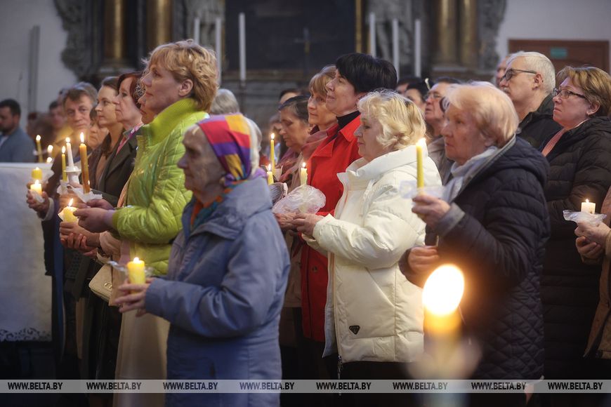 пасхальное богослужение. католики на пасхе в москве. служба в католической церкви. пасха в 2024г у католиков какого. пасха католическая и православная в 2022.