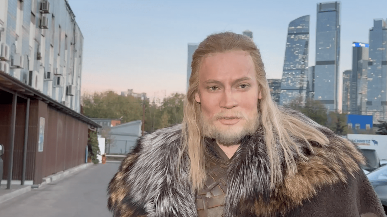Shaman появился на премии в образе князя Владимира со спутницей. Видео