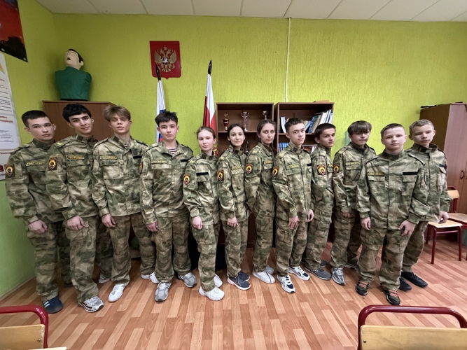 Росгвардейцы провели практическое занятие для участников игры «Зарница 2.0» в рязанской школе № 38