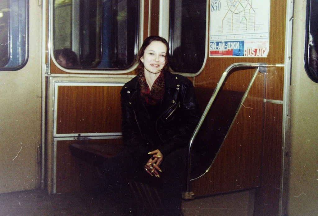 Пассажирка московского метро в конце 1990-х