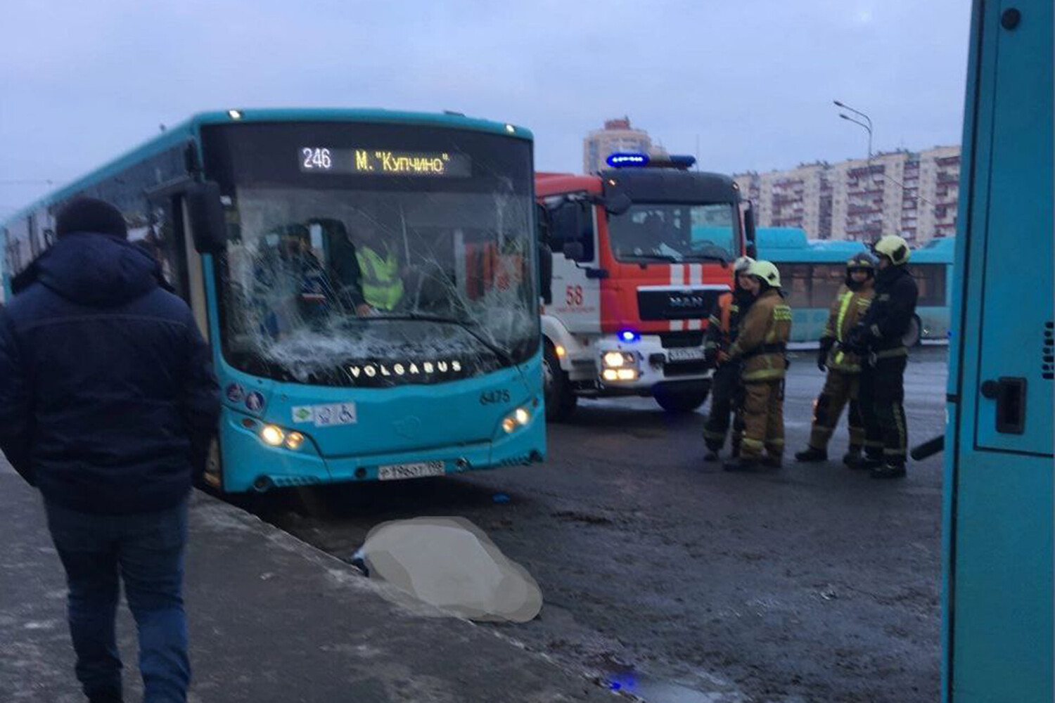 Несчастный случай санкт петербург. Автобус. Полицейский автобус. Два автобуса.