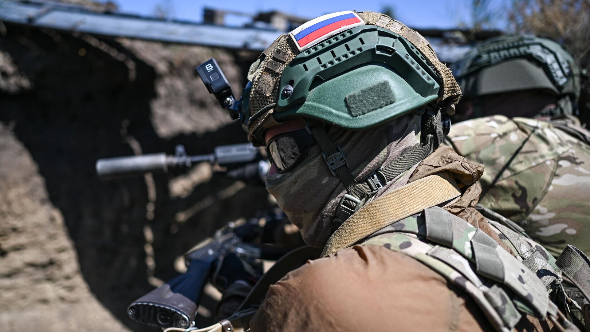 Отработка боевого слаживания военнослужащими 8-й разведывательной штурмовой бригады добровольческого корпуса Южной группировки войск в ЛНР - Sputnik Абхазия, 1920, 17.11.2025