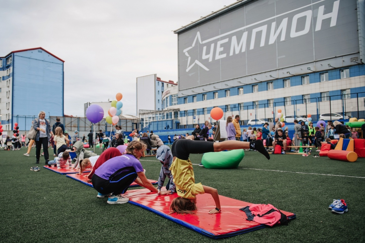 Чемпион вгуэс. Чемпион вгуэс владивосток теннисный корт. Чемпион, владивосток, партизанский проспект. Чемпион вгуэс. Чемпион вгуэс.