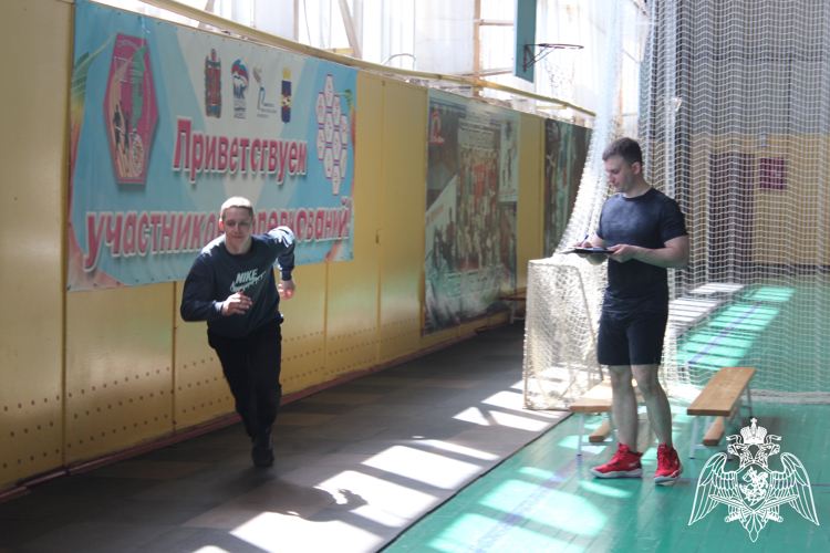 Шарыповские росгвардейцы провели день открытых дверей для студентов