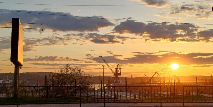 закат в мурманске. полярный день в мурманске фото лето.