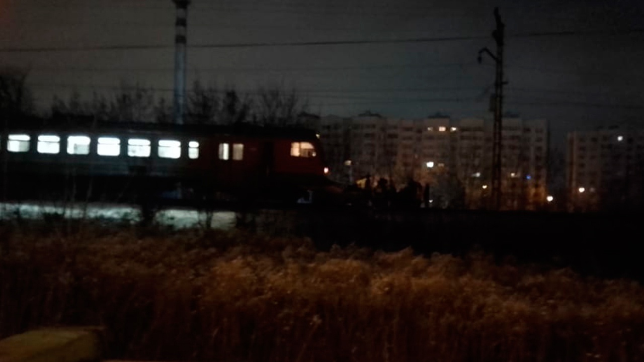 Столкновение поезда в Пушкино Московской. Столкнулись электрички в Подмосковье. Подмосковные электрички. Авария на переезде в Ивантеевке в апреле 2006 год.