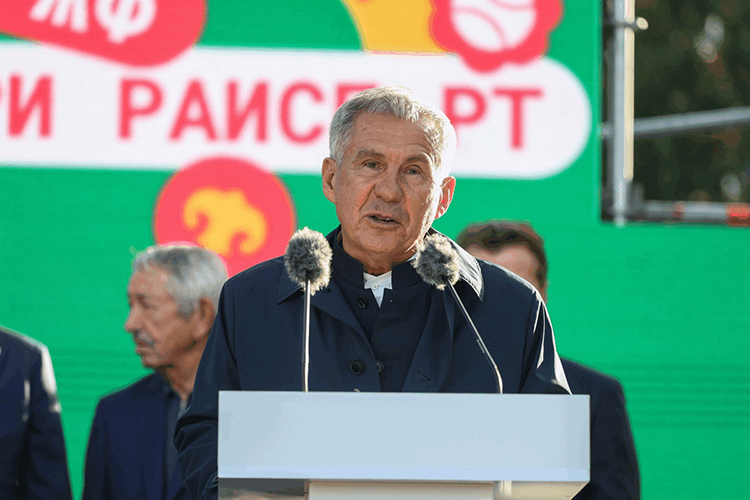 Рустам Минниханов: «Сегодня мы отмечаем 30-летие [с момента создания] Государственного жилищного фонда Республики Татарстан. Решение было принято первым президентом в один из сложных периодов нашей страны»