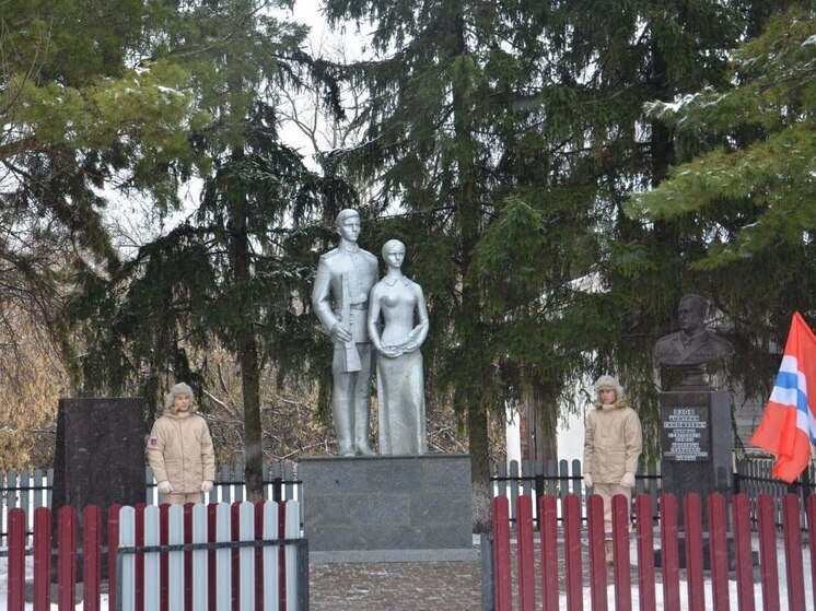 Бюст маршала Язова установили на его малой родине в Омской области