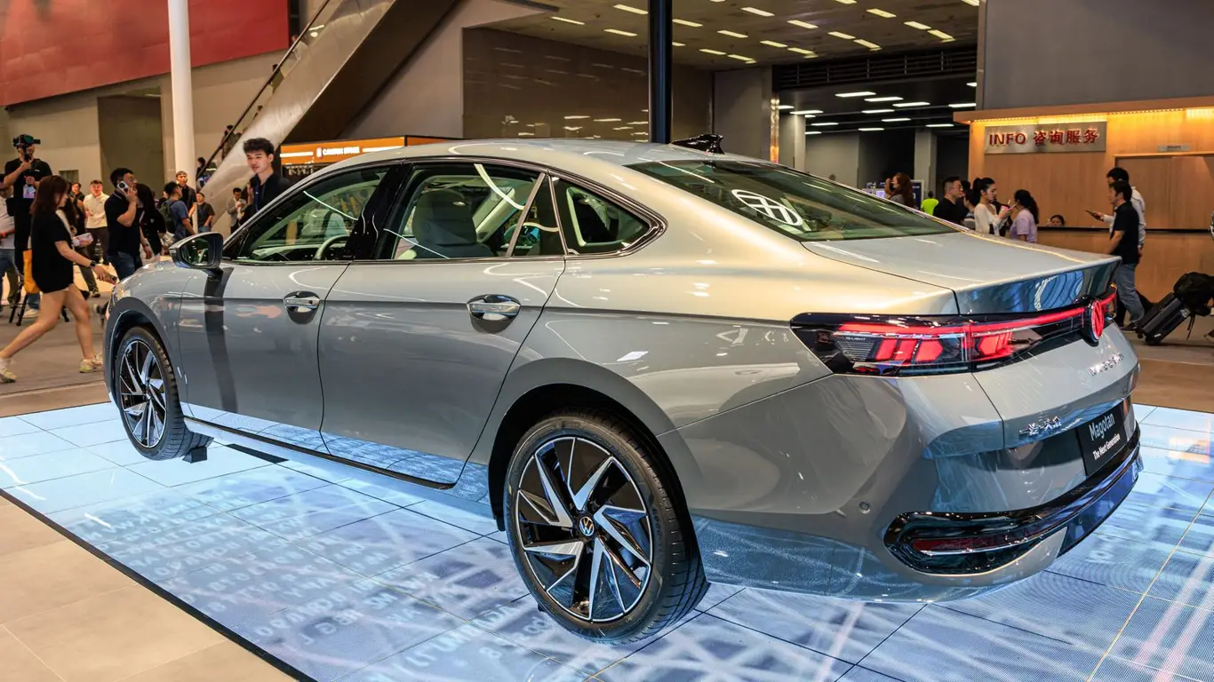 Этот седан стал лучшей альтернативой Passat: бренд немецкий, а качество — китайское