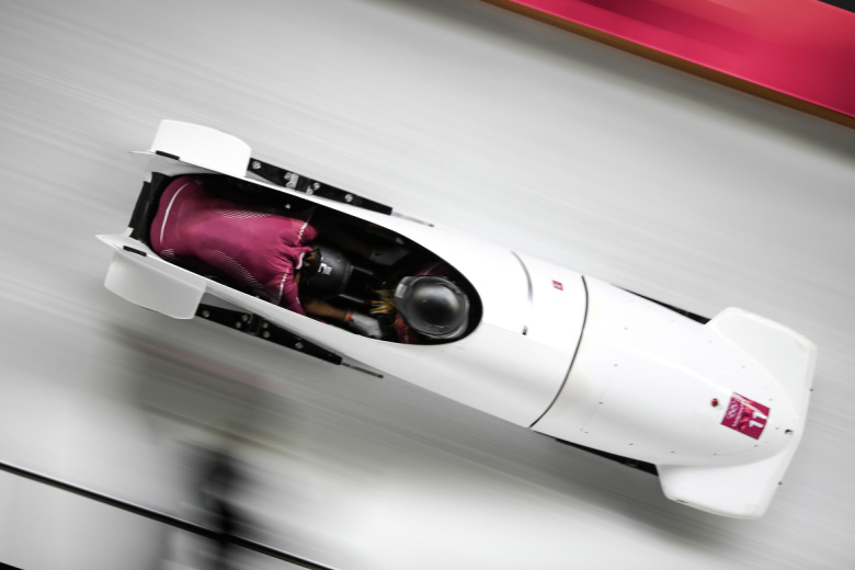 Российские спортсменки Надежда Сергеева и Анастасия Кочержова во время соревнований двоек по бобслею среди женщин на XXIII зимних Олимпийских играх в Пхенчхане