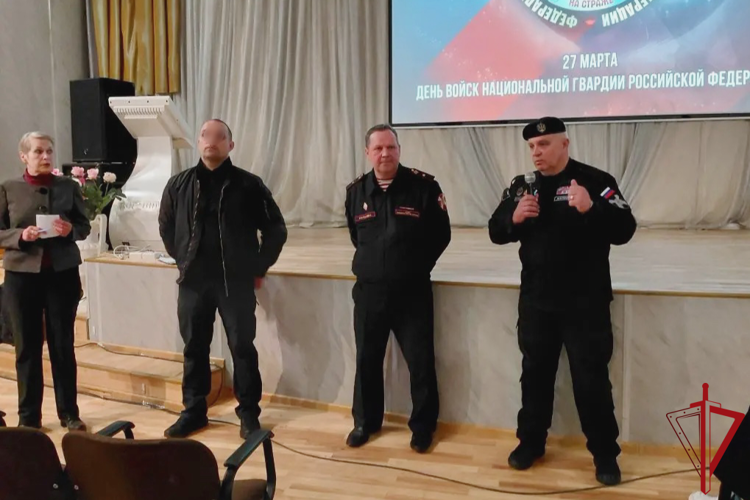 Представители ГУ Росгвардии провели встречи с петербургскими учащимися