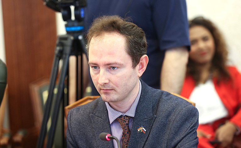 Встреча первого заместителя председателя Комитета СФ по международным делам с делегацией Республики Индии во главе с членом Народной палаты парламента Каниможи Карунанидхи