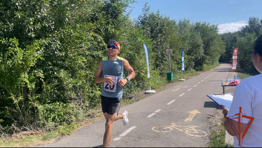 Военнослужащий Росгвардии стал призером марафонского забега, посвященного празднику животноводов в Республике Тыва 