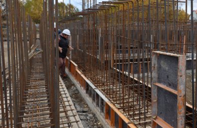 Строительство ледового дворца продолжается в Елизове на Камчатке 3