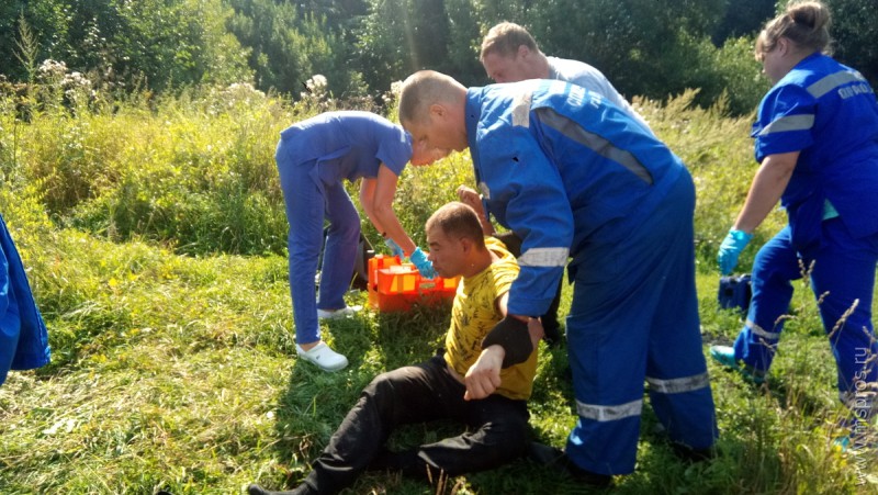 Друг спас друга. Спасатели Костромы. Второй спас. Пожар и мужик отдыхает. Спасатели на воде Кострома.